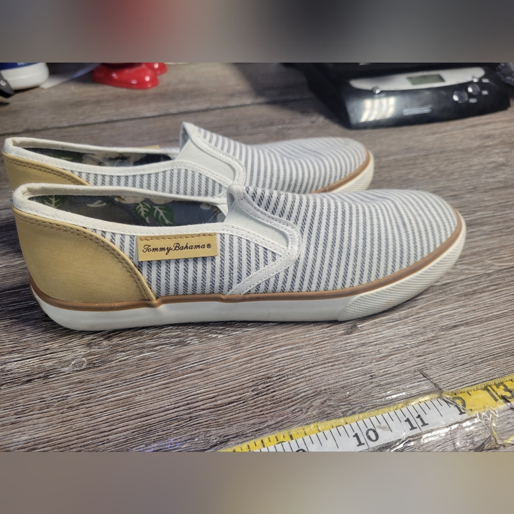 Tommy Bahama Canvas Slip On Shoes Sneaker Casual Blue White Stripe Women’s 7